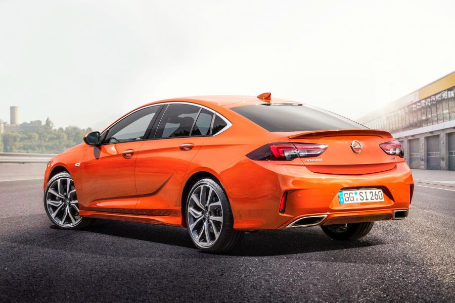 Opel Insignia GSi 2017 года  (фото 16 из 45)